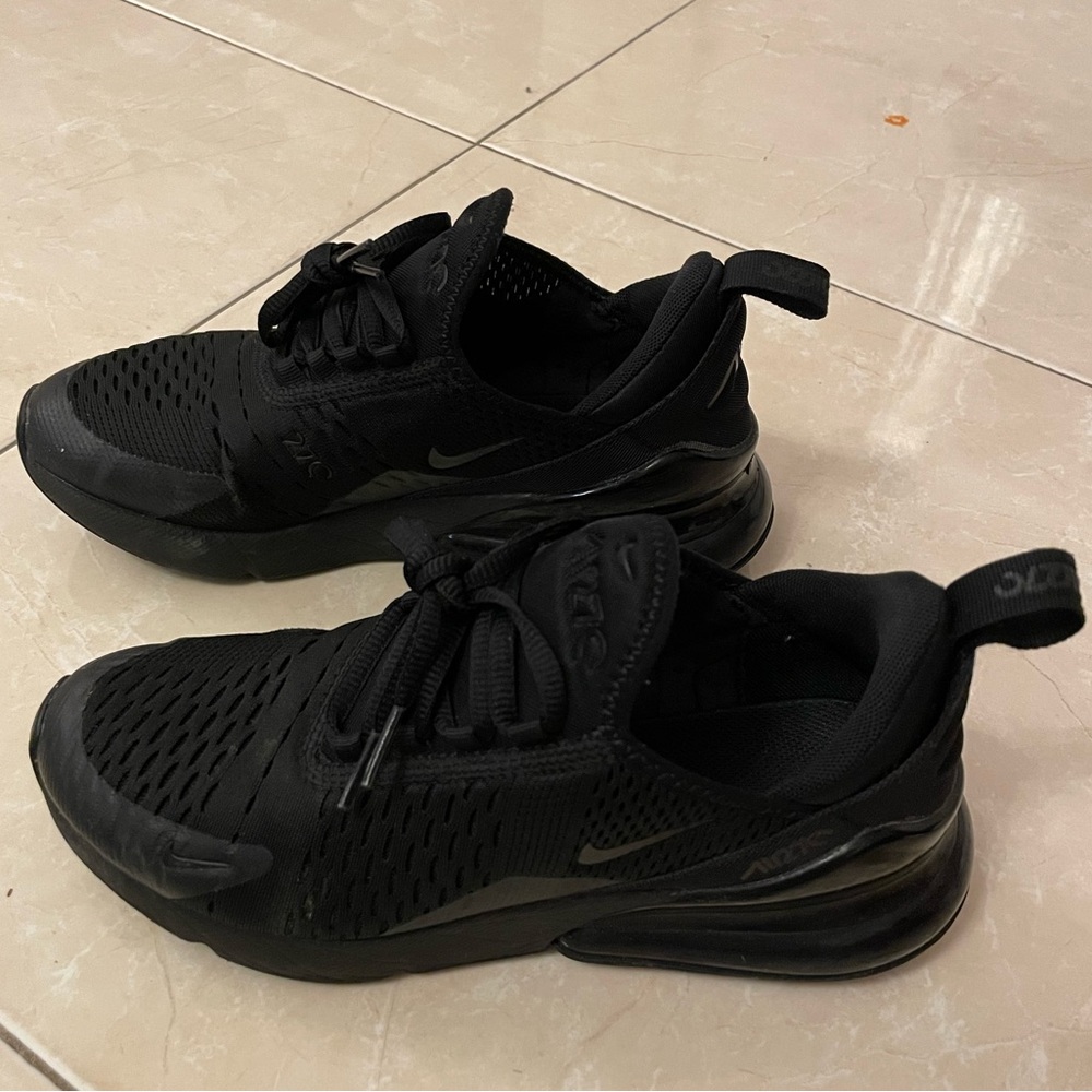 Nike Air Max 270 Black Sneakers 4.5 (big boy)